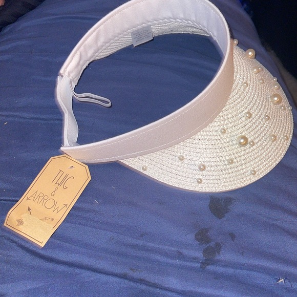 Twig & Arrow sunvisor - Picture 1 of 4